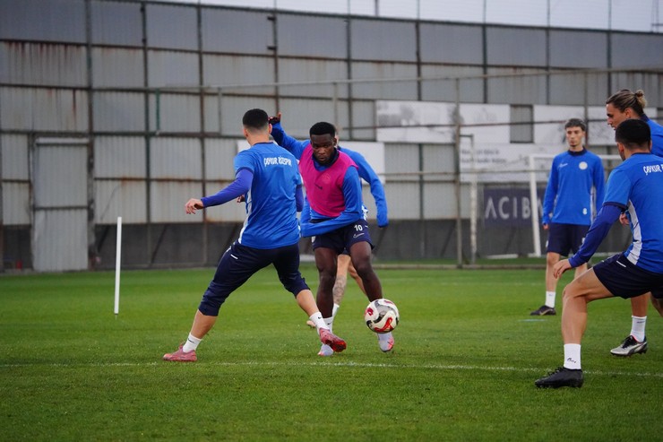 caykur-rizespor-zecorner-kayserispor-maci-hazirliklarina-basladi-4.jpg