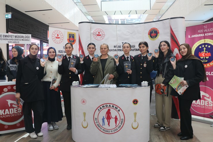 rizede-kadina-yonelik-siddete-karsi-uluslararasi-mucadele-gunu-etkinligi-duzenlendi-2.jpg