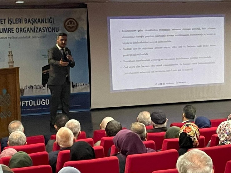 rizede-umre-yolcularina-kapsamli-egitim-semineri-5.jpg