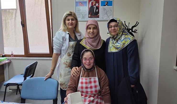 3-aralik-dunya-engelliler-gunu-kapsaminda-rize-il-muftulugu-engelli-bireylerin-mutluluguna-ortak-oldu-1.jpg