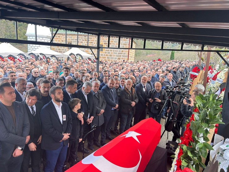 ankarada-hayatini-kaybeden-eski-giresun-milletvekili-cemal-ozturk-67-memleketi-giresunda-son-yolculuguna-ugurlandi.jpg