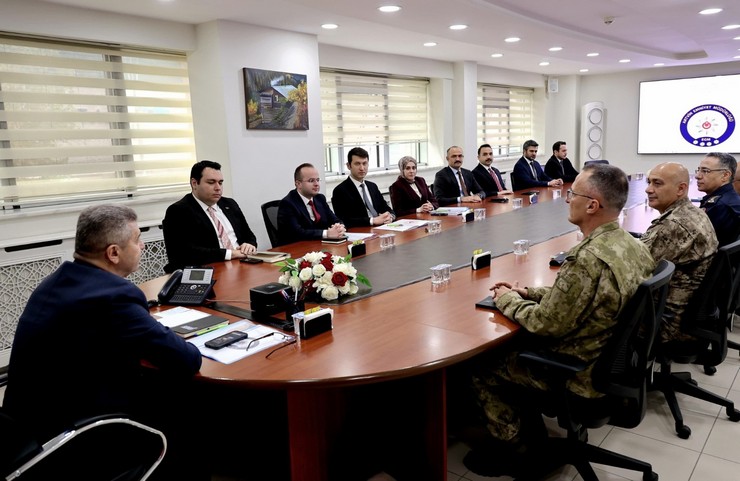 artvinde-guvenlik-ve-asayis-koordinasyon-toplantisi-yapildi-2.jpg