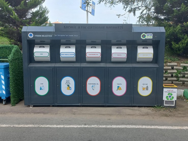 iyidere-belediyesinden-cevre-dostu-hamle-yeni-nesil-geri-donusum-konteynerleri-ilceye-yerlestiriliyor-2.jpg