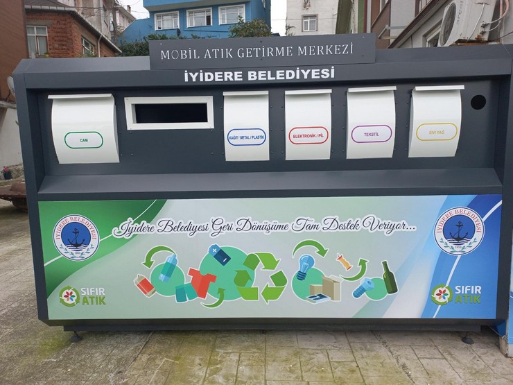iyidere-belediyesinden-cevre-dostu-hamle-yeni-nesil-geri-donusum-konteynerleri-ilceye-yerlestiriliyor-28.jpg