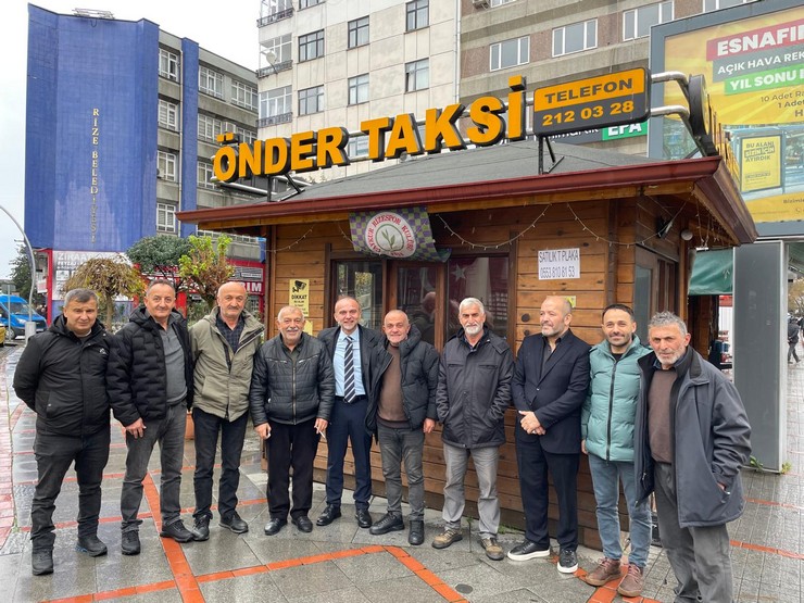 deva-partisi-rize-il-baskanligi-yerli-elektrikli-araclarin-taksi-sektorunde-kullanimini-yayginlastirmak-amaciyla-rizede-taksi-duraklarini-ziyaret-etti-5.jpg