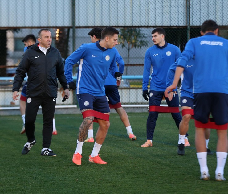 caykur-rizespor-antrenmani-3.jpg