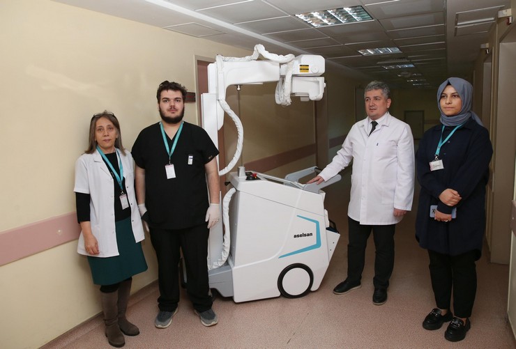 rize-kamu-hastaneleri-hizmetleri-baskani-dr-gurkan-altuntas-rizede-yerli-mobil-dijital-rontgen-cihazi-hizmete-sunuldu-2.jpg
