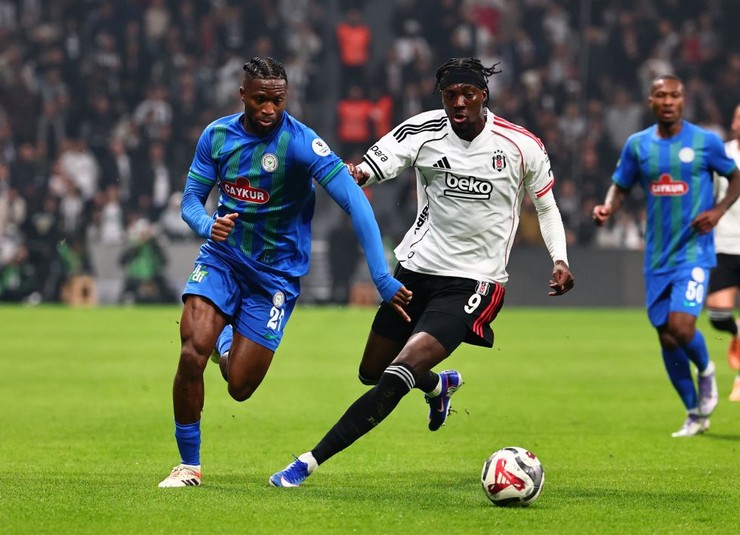 trendyol-super-ligin-17inci-haftasinda-besiktas-ile-caykur-rizespor-takimlari-besiktas-parkta-karsilasti-13-001.jpg