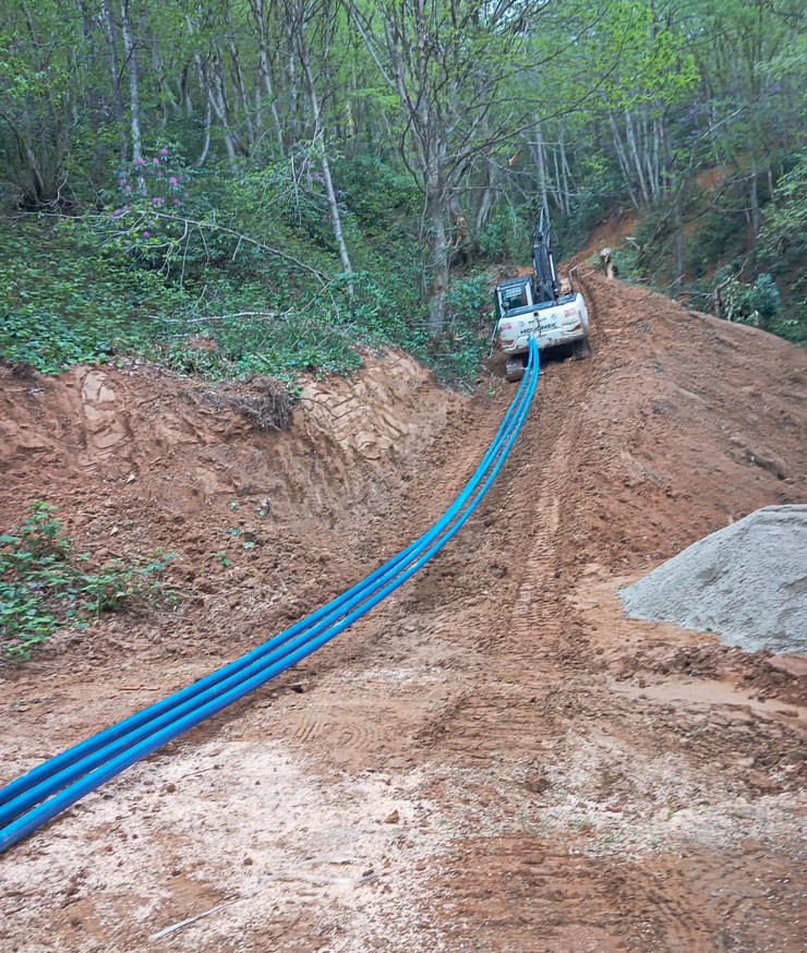 rize-il-ozel-idaresi-merkez-ilceye-bagli-yesildere-koyunde-uzun-suredir-beklenen-icme-suyu-projesini-basariyla-tamamlayarak-hizmete-acti-2.jpg