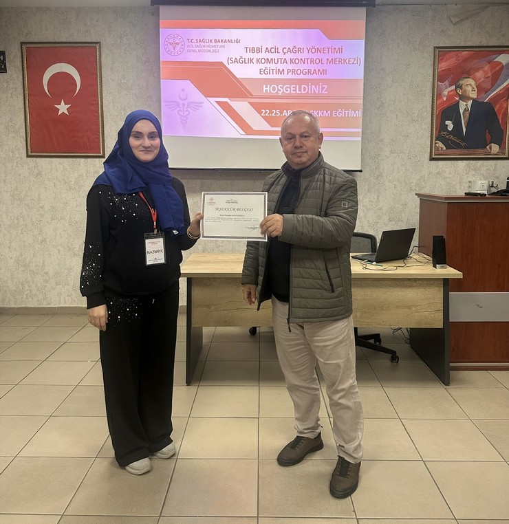 rizede-kritik-saniyelerin-egitimi-112-personeline-ust-duzey-sertifika-5.jpg