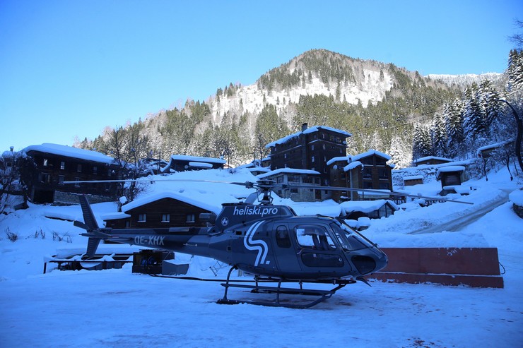 kackar-daglarinda-heliski-heyecani-basladi-6.jpg