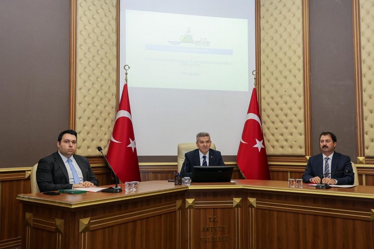artvin-valisi-turan-ergun-baskanliginda-toplanan-bagimlilikla-mucadele-il-koordinasyon-kurulu-sehrin-yeni-donem-stratejilerini-belirledi-4.jpg