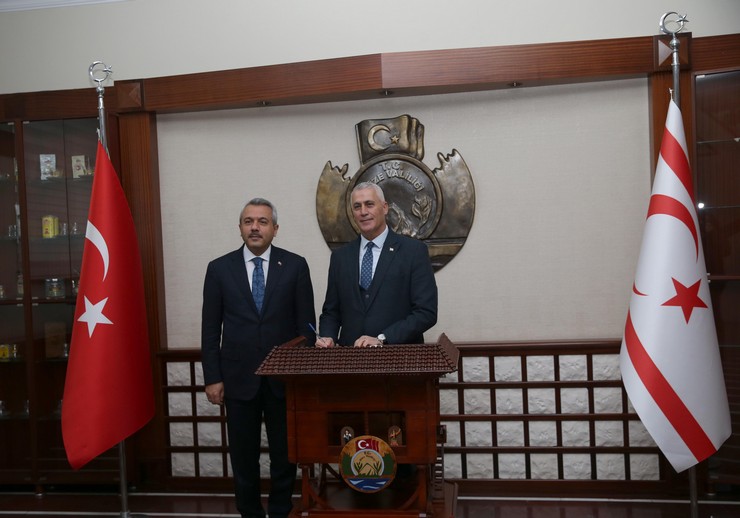 kuzey-kibris-turk-cumhuriyeti-kktc-ekonomi-ve-enerji-bakani-olgun-amcaoglu-rize-valisi-ihsan-selim-baydasi-ziyaret-etti-3.jpg
