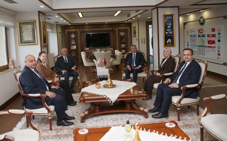 kuzey-kibris-turk-cumhuriyeti-kktc-ekonomi-ve-enerji-bakani-olgun-amcaoglu-rize-valisi-ihsan-selim-baydasi-ziyaret-etti-5.jpg