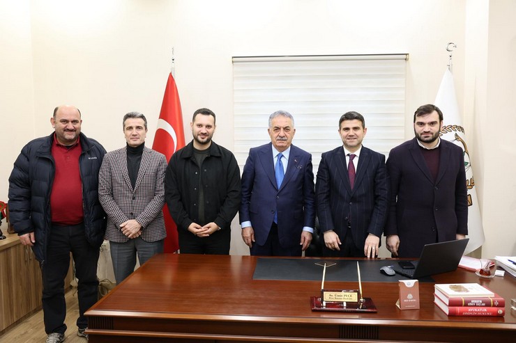 rize-baro-baskani-av-umit-pece-ak-parti-genel-baskan-yardimcisi-hayati-yazici-ve-ak-parti-rize-il-baskani-yilmaz-katmeri-agirladi-2.jpg