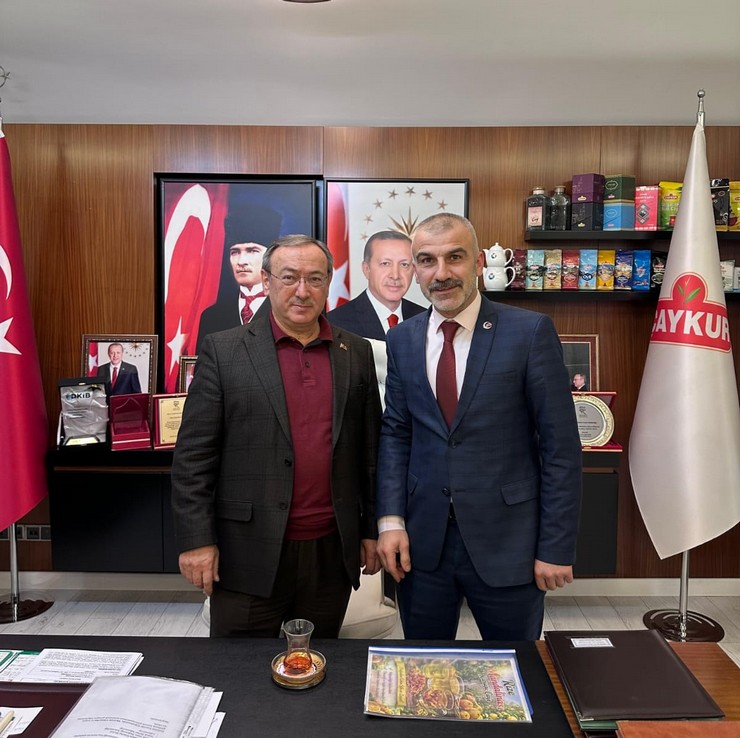 buyuk-birlik-partisi-rize-il-baskani-ensar-ozcelik-caykur-genel-muduru-yusuf-ziya-alimi-ziyaret-ederek-rize-mandalinasinin-katma-degerli-bir-urune-donusturulmesi-proj-10.jpg