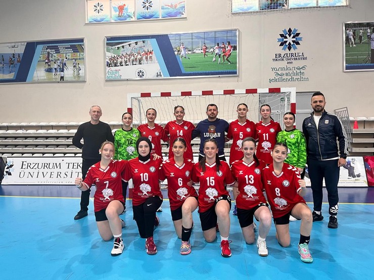 rize-hentbolda-turkiye-finallerine-namaglup-yukseldi-3.jpg