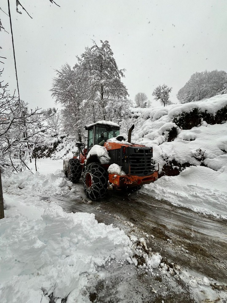 rizede-kar-yasami-felc-etti-63-koy-yolu-kapandi-1.jpg