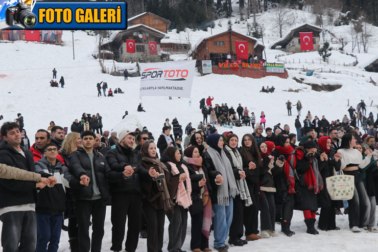 rizenin-camlihemsin-ilcesinde-bu-yil-18incisi-organize-edilen-ayder-kardan-adam-kis-festivali-duzenlendi.jpg