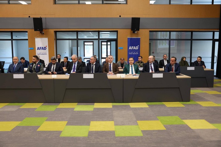 rize-ili-2026-yili-i-donem-il-koordinasyon-kurulu-toplantisi-vali-ihsan-selim-baydas-baskanliginda-afad-acil-durum-yonetim-merkezinde-gerceklestirildi-4.jpg