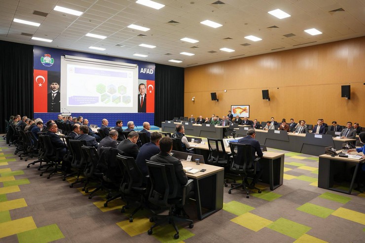 rize-ili-2026-yili-i-donem-il-koordinasyon-kurulu-toplantisi-vali-ihsan-selim-baydas-baskanliginda-afad-acil-durum-yonetim-merkezinde-gerceklestirildi-5.jpg