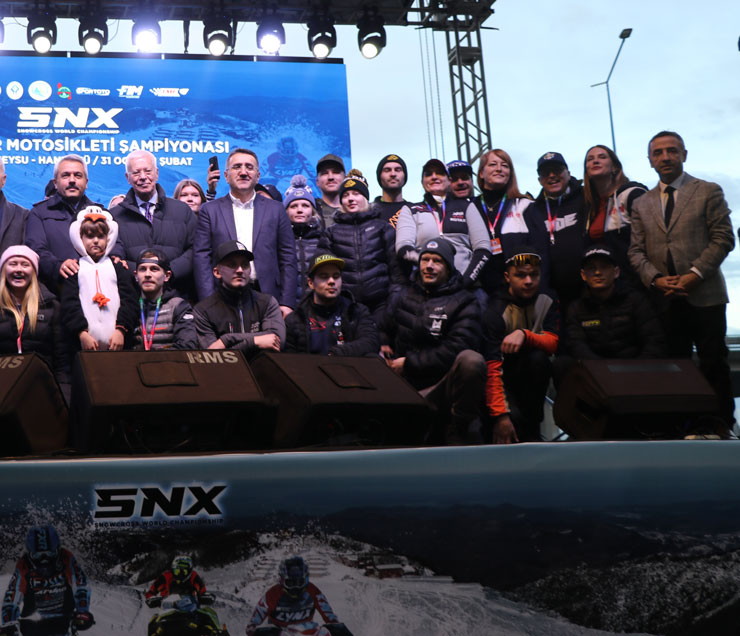 rizede-dunya-kar-motosikleti-sampiyonasinin-acilis-seremonisi-yapildi-3.jpg