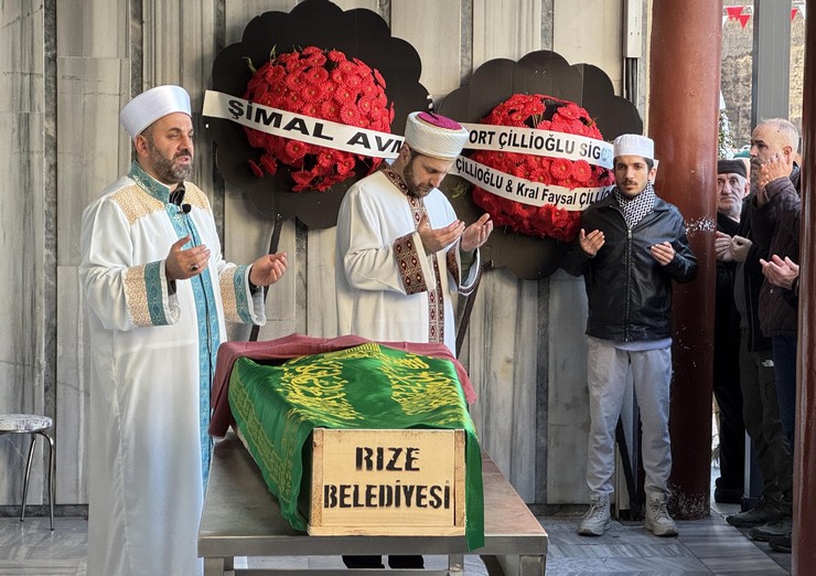 rizede-10-kattan-duserek-hayatini-kaybeden-rteulu-ogretim-uyesi-doc-dr-gulcin-bilgin-turna-son-yolculuguna-ugurlandi-3-001.jpg