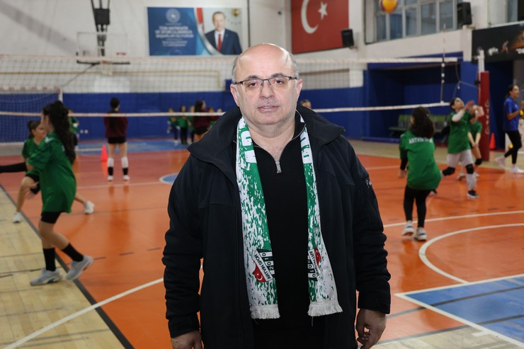 artvinspor-voleybol-altyapisiyla-parliyor-4.jpg