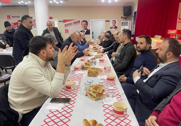 saadet-partisi-rize-il-baskanligi-kentteki-siyasi-parti-temsilcilerini-ve-sivil-toplum-kurulusu-temsilcilerini-adalet-sofrasi-iftar-yemegi-programinda-bir-araya-geti.jpg