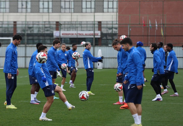 caykur-rizespor-antrenmani-1.jpg