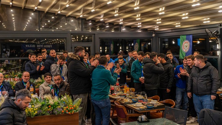 aykur-rizespor-taraftar-gruplarindan-coskulu-iftar-organizasyonu-3.jpg