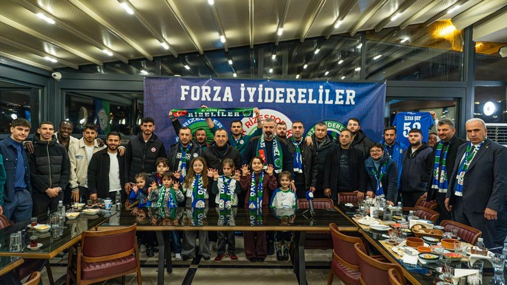 caykur-rizespor-taraftar-gruplarindan-coskulu-iftar-organizasyonu-4.jpg