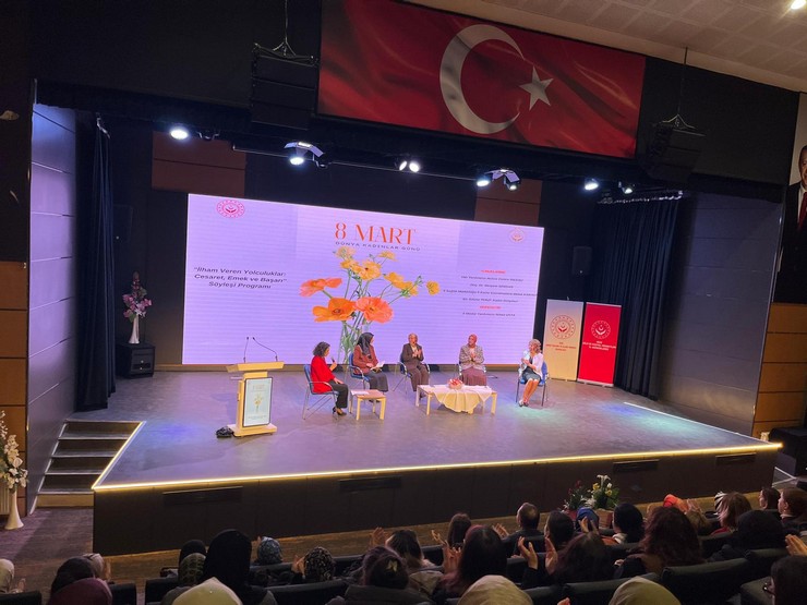rizede-8-mart-dunya-kadinlar-gunu-soylesisi-gerceklestirildi-1.jpg
