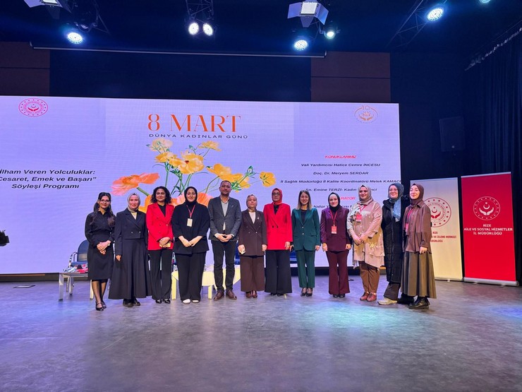 rizede-8-mart-dunya-kadinlar-gunu-soylesisi-gerceklestirildi-4.jpg