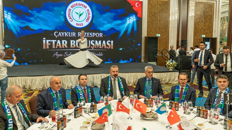caykur-rizespor-camiasi-ankarada-ramazan-ayi-dolayisiyla-duzenlenen-iftar-programinda-bulustu-4.jpg