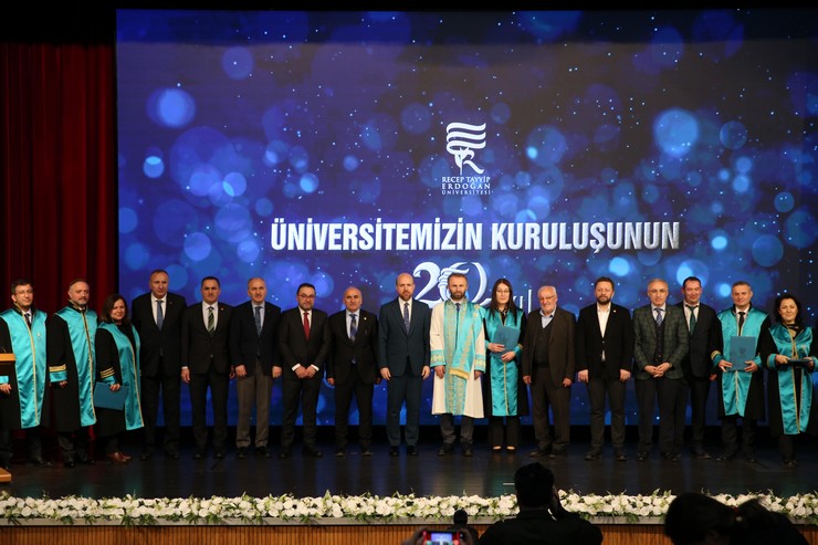 sanayi-ve-teknoloji-bakani-mehmet-fatih-kacir-recep-tayyip-erdogan-universitesinin-kurulusunun-20-yil-donumunde-6.jpg