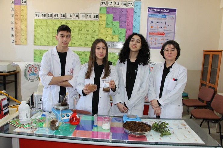 rize-tobb-fen-lisesi-ogrencileri-cay-atigindan-yuzde-100e-yakin-antibakteriyel-ozellik-tasiyan-yenilikci-bir-kaplama-urunu-gelistirdiler-4.jpg
