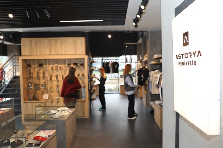 turkiyede-ilk-olan-astorya-27-martta-ziyaretcilerine-kapilarini-aciyor-8.jpg