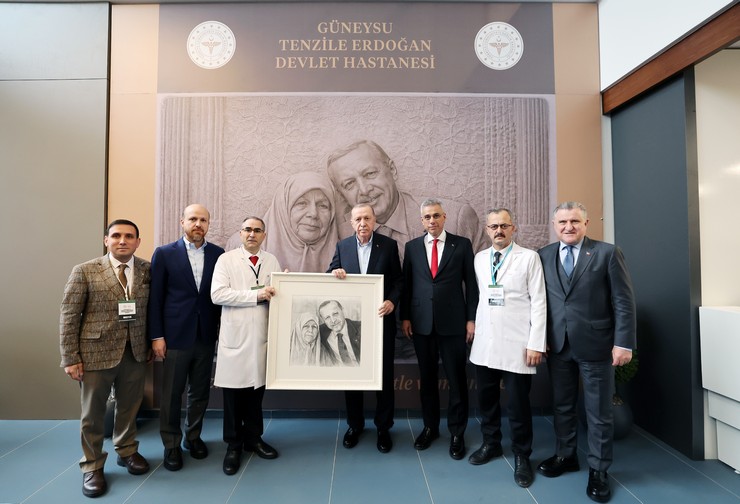 cumhurbaskani-recep-tayyip-erdogan-rizedeki-temaslari-kapsaminda-guneysu-ilcesinde-merhum-annesinin-adini-tasiyan-tenzile-erdogan-devlet-hastanesi-acilis-torenine-kat-5.jpg