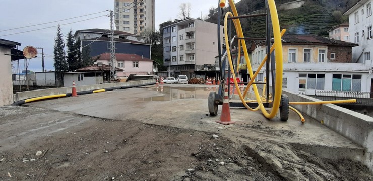 rize-gundogduda-6-ay-once-yikilan-ic-koprunun-bir-turlu-tamamlanamamasi-bolgeyi-adeta-felc-etti-gundogdu-esnaf-ve-sanatkarlar-odasi-baskani-cemalettin-sak-esnaf-kan-a-10.jpg