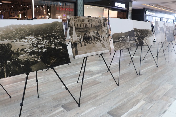 rizede-62-kutuphane-haftasi-etkinlikleri-kapsaminda-gecmisin-pesinde-rize-hatirasi-fotograf-sergisi-acildi-12.jpg