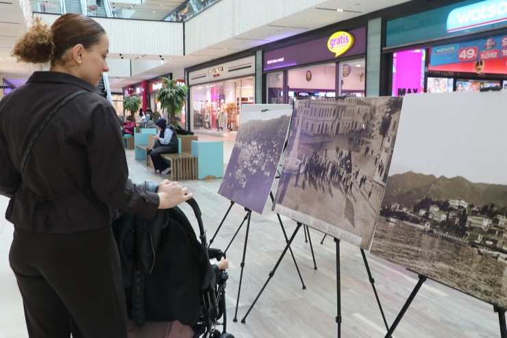 rizede-62-kutuphane-haftasi-etkinlikleri-kapsaminda-gecmisin-pesinde-rize-hatirasi-fotograf-sergisi-acildi-13.jpg