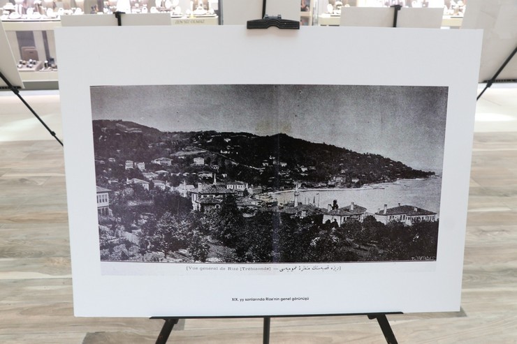 rizede-62-kutuphane-haftasi-etkinlikleri-kapsaminda-gecmisin-pesinde-rize-hatirasi-fotograf-sergisi-acildi-2.jpg