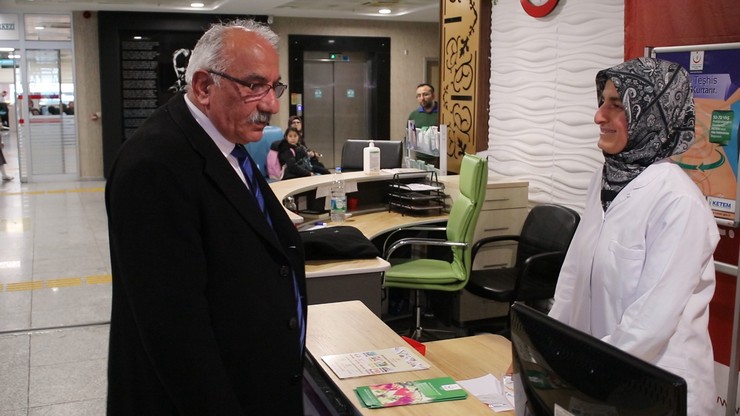 rizede-erken-evrede-kolon-kanseri-tanisi-konulan-kisinin-tedavisi-olumlu-ilerliyor-5.jpg