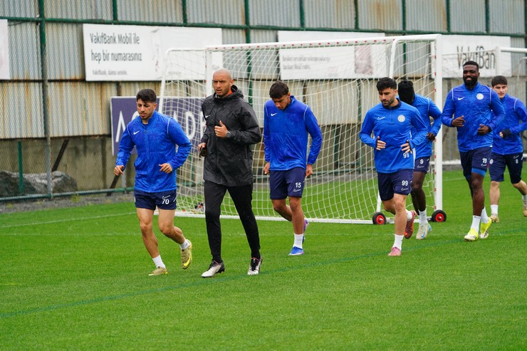caykur-rizespor-samsunspor-maci-hazirliklarina-basladi-8.jpg