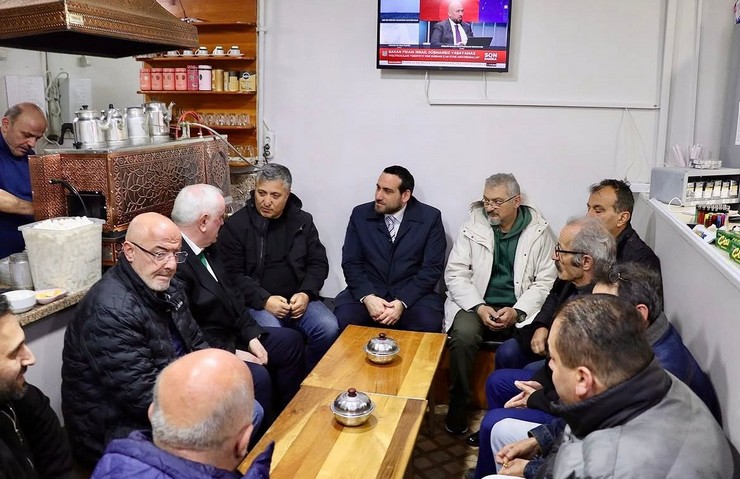 ak-parti-rize-merkez-ilce-baskani-burak-ak-gerceklestirdikleri-saha-calismasi-ve-esnaf-ziyaretlerinde-1.jpg