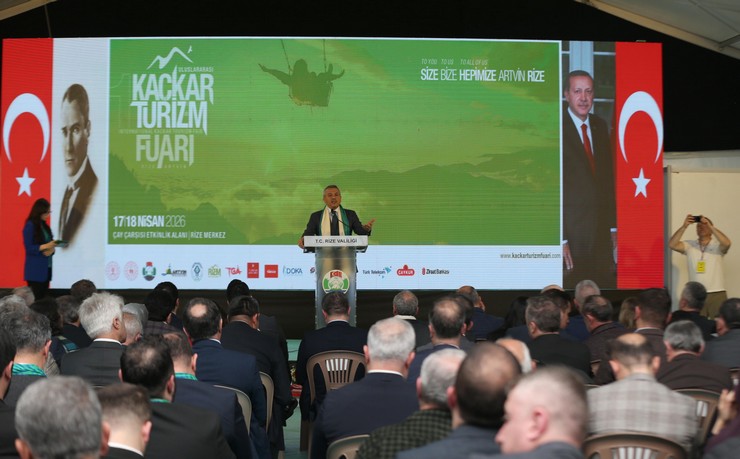 rize-ve-artvin-valiligince-bu-yil-ilk-kez-duzenlenen-uluslararasi-kackar-turizm-fuari-basladi-9.jpg
