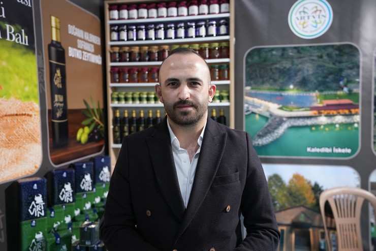 uluslararasi-kackar-turizm-fuari-rize-ve-artvinin-ortak-potansiyelini-vitrine-cikardi-6.jpg