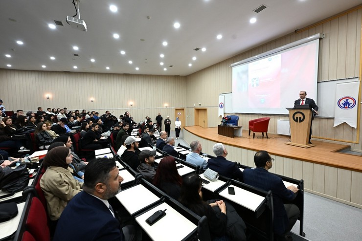 cumhurbaskani-basdanismani-saral-trabzonda-universite-ogrencileriyle-bir-araya-geldi-4.jpg