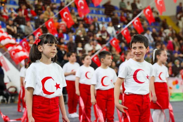 23-nisan-ulusal-egemenlik-ve-cocuk-bayrami-rizede-kutlandi-2.jpg